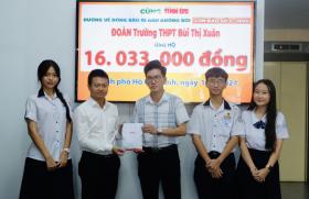 Thầy cô, học sinh TP.HCM 'gửi nắng yêu thương' đến vùng bão lũ  第1张