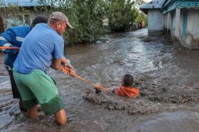  Bão lũ gây thiệt hại ở nhiều nước