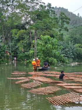 Mưa lũ và sạt lở đất ảnh hưởng nặng đến hệ thống lưới điện 6 tỉnh miền Bắc