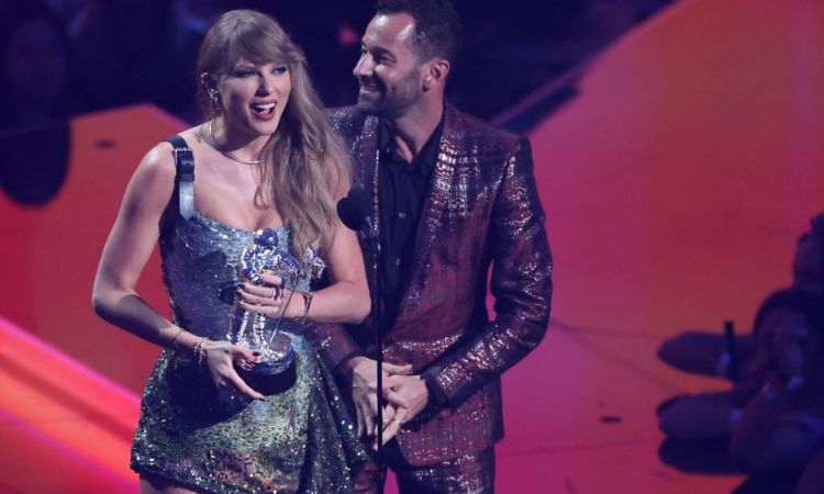 Taylor Swift lập kỷ lục thắng nhiều cúp VMAs nhất 