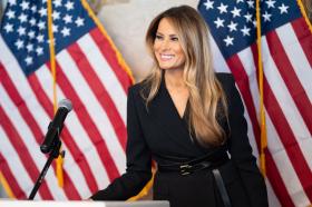 Bà Melania Trump phản bác chỉ trích về ảnh khỏa thân