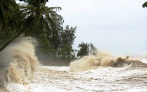 Áp thấp nhiệt đới giật cấp 9, cách quần đảo Hoàng Sa 820km, di chuyển theo hướng Tây với tốc độ rất nhanh