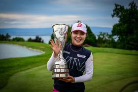 Tay golf ít tên tuổi người Nhật Bản vô địch giải Evian Championship  第1张