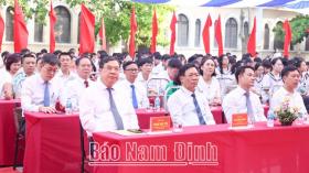  Bí thư Tỉnh ủy Nam Định dự Lễ khai giảng năm học mới tại trường THPT chuyên Lê Hồng Phong 第1张