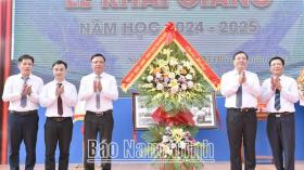  Bí thư Tỉnh ủy Nam Định dự Lễ khai giảng năm học mới tại trường THPT chuyên Lê Hồng Phong 第4张