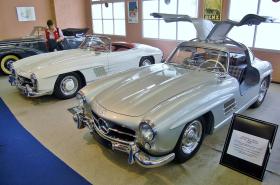 Ông Đặng Lê Nguyên Vũ mua mẫu Mercedes-Benz 300SL cổ giá hơn 1,5 triệu USD?