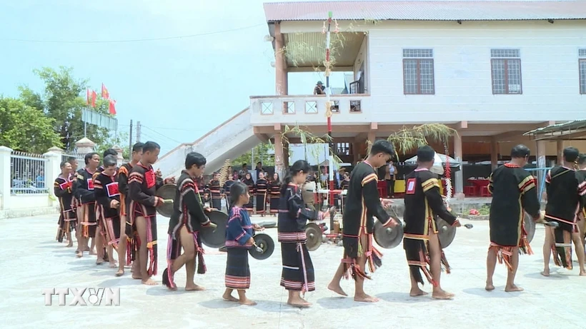  Gia Lai: Tăng cường bảo tồn lễ cúng chiêng mới của đồng bào Jrai 第1张