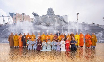  Hớn hở báo &apos;tin mừng&apos; cho người yêu đại gia, gái trẻ không ngờ anh ta lại hành động khủng khiếp thế này 