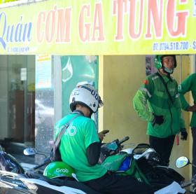 Quán cơm gà tại Nha Trang thu hút khách địa phương và du khách quốc tế