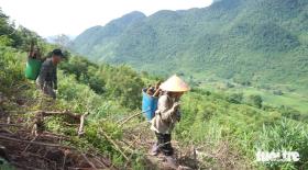 Bố không thừa nhận, mẹ thì lấy chồng xa, Cháng Thị Hương quyết 'thoát lời nguyền'  第2张