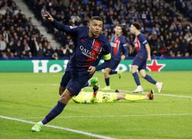  Đối đầu căng thẳng, PSG phớt lờ 55 triệu lương thưởng cho Kylian Mbappe