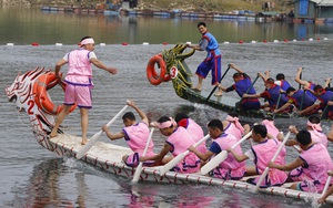 Hàng vạn người xuống đường rước đèn khổng lồ đón Trung thu sớm ở Tuyên Quang  第20张