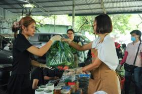 Mùa hè yêu thương: Sức trẻ chung tay mang bữa cơm miễn phí đến cộng đồng  第27张