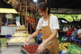 Mùa hè yêu thương: Sức trẻ chung tay mang bữa cơm miễn phí đến cộng đồng  第43张