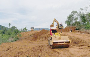 Thủ tướng Phạm Minh Chính: Cần phát động chiến dịch 450 ngày đêm đưa sân bay Long Thành về đích trong năm 2025  第12张