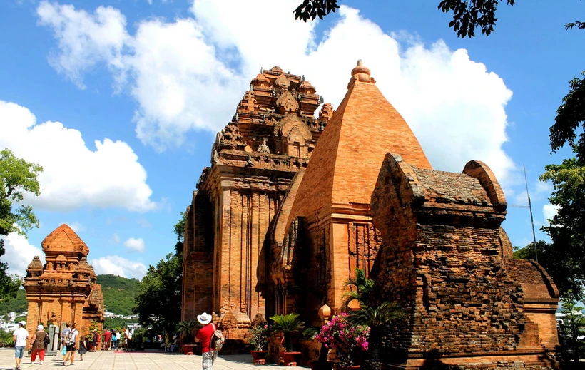  Tham quan Tháp Bà Ponagar về đêm: Tăng trải nghiệm cho du khách 