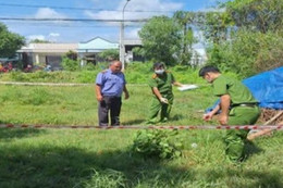 Chủ quán cháo lòng đâm chết người phụ nữ bán thịt heo vì bị chặn tin nhắn  第2张